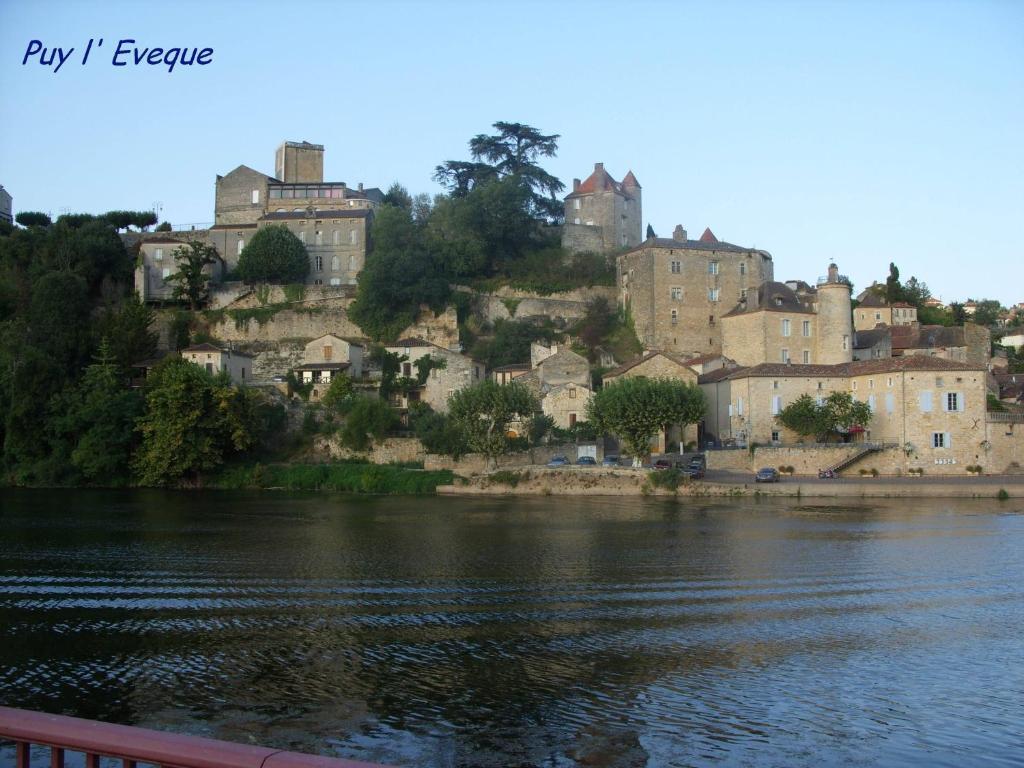 Hotel Bellevue Puy-l'Eveque Екстер'єр фото